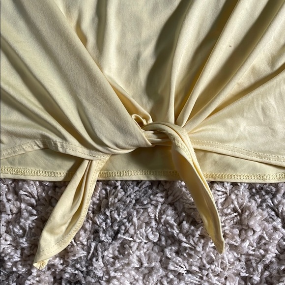 Livi Active Yellow Tie Front Sleeveless Crop Top - Picture 4 of 6